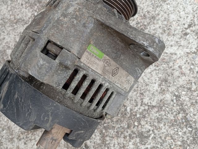 Alternador Renault - usado
