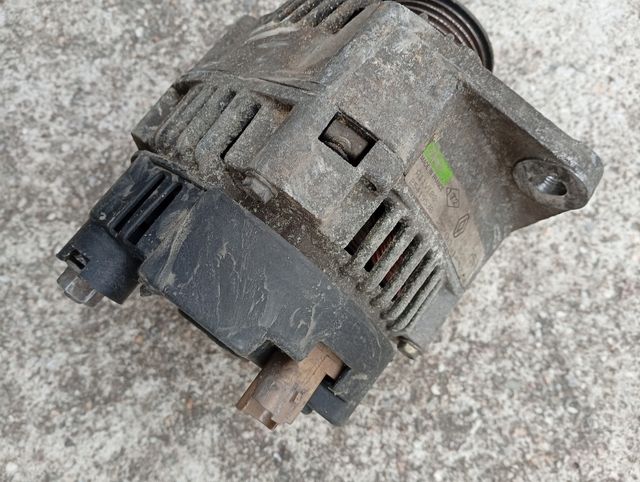 Alternador Renault - usado