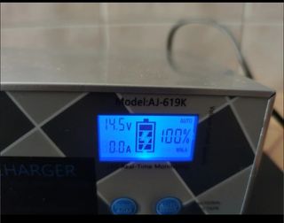 Cargador baterías AJ-619K  