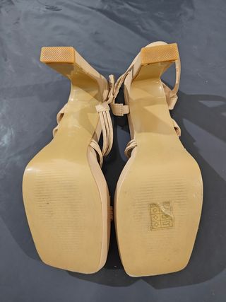 Sandalias tacón beige 40 - NUEVAS