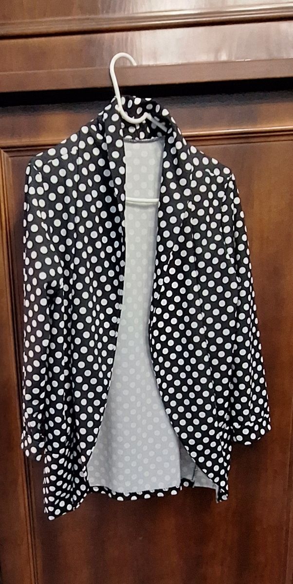 Chaqueta lunares blanco-negro