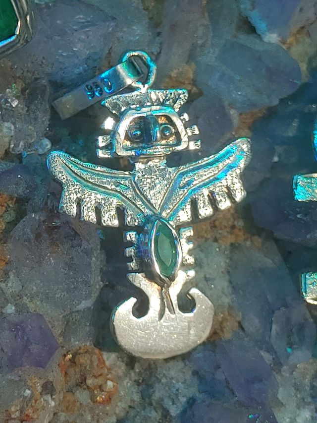Dije Precolombino Plata Esmeralda