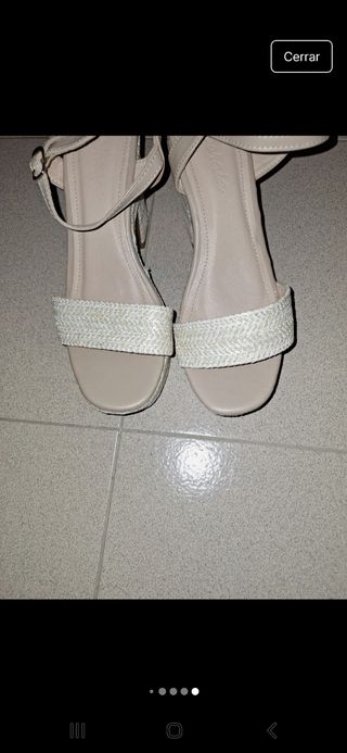 Sandalias cuña beige mujer