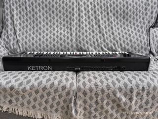 Teclado Ketron Event 76