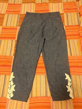 Pantalones vaqueros bordados