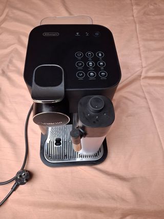 Macchina caffè Nespresso DeLonghi
