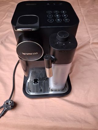 Macchina caffè Nespresso DeLonghi