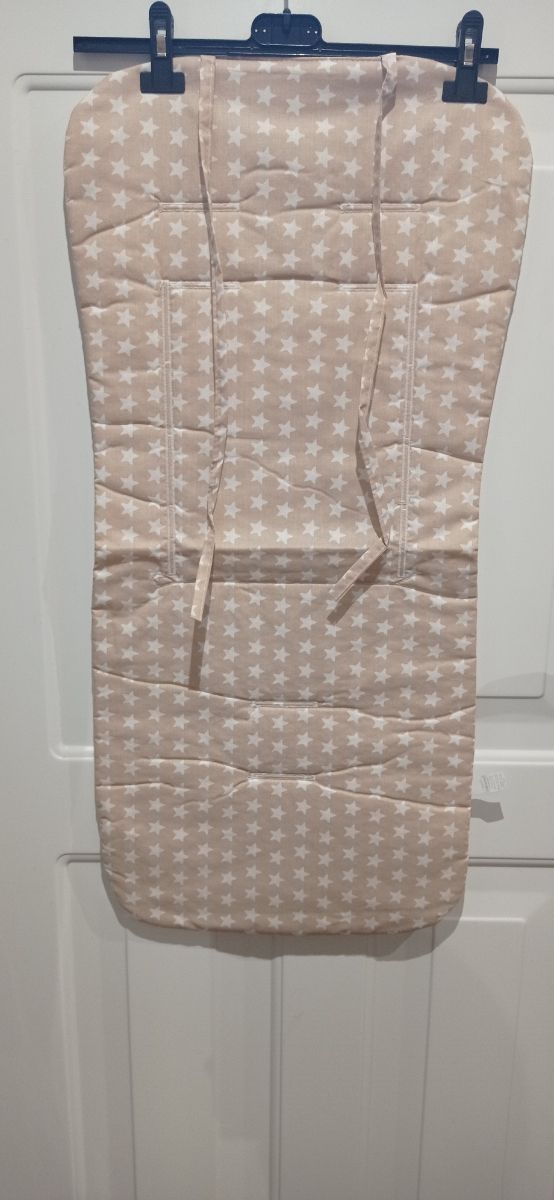 Colchoneta universal bebé estrellas beige