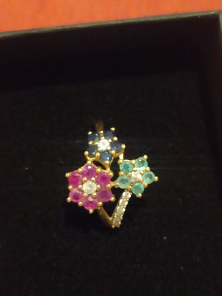 Anillo oro 18k, diamantes rubí esmeraldas zafiros