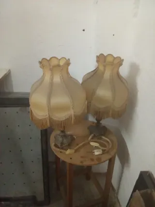 2 Lamparas mesita noche latón antiguas