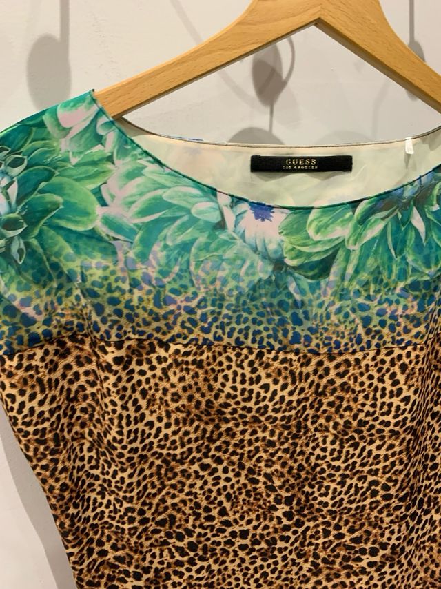 Vestido Guess estampado leopardo