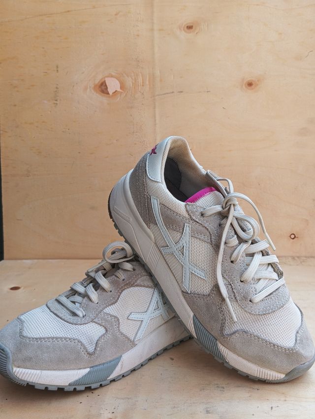 Zapatillas Mephisto beige y blanca