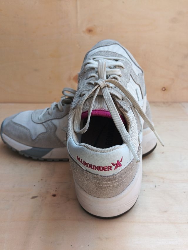 Zapatillas Mephisto beige y blanca