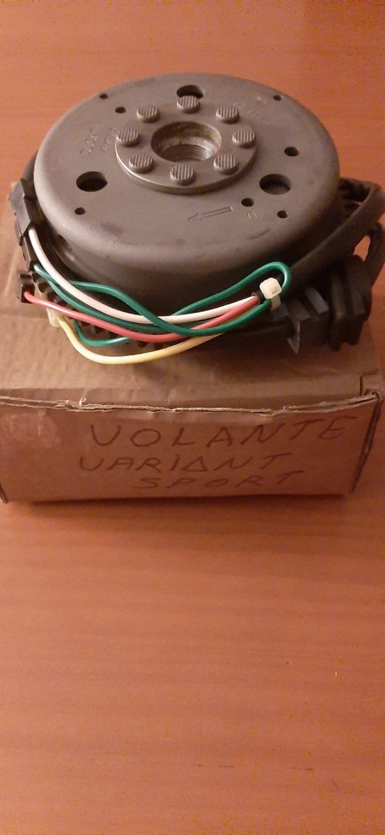 VOLANTE MAGNÉTICO DERBI VARIANT SPORT.