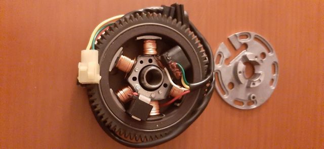 VOLANTE MAGNÉTICO DERBI VARIANT SPORT.