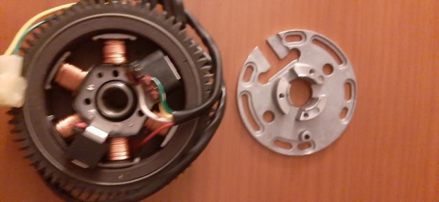 VOLANTE MAGNÉTICO DERBI VARIANT SPORT.