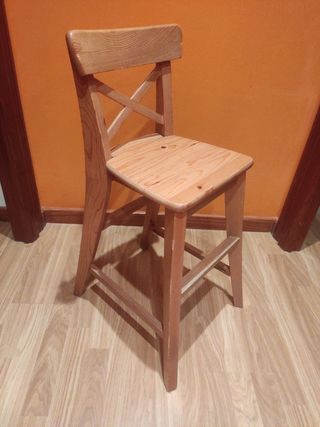 Trona madera IKEA infantil.