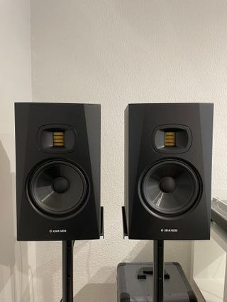 Monitores de estudio ADAM AUDIO T7V - negros
