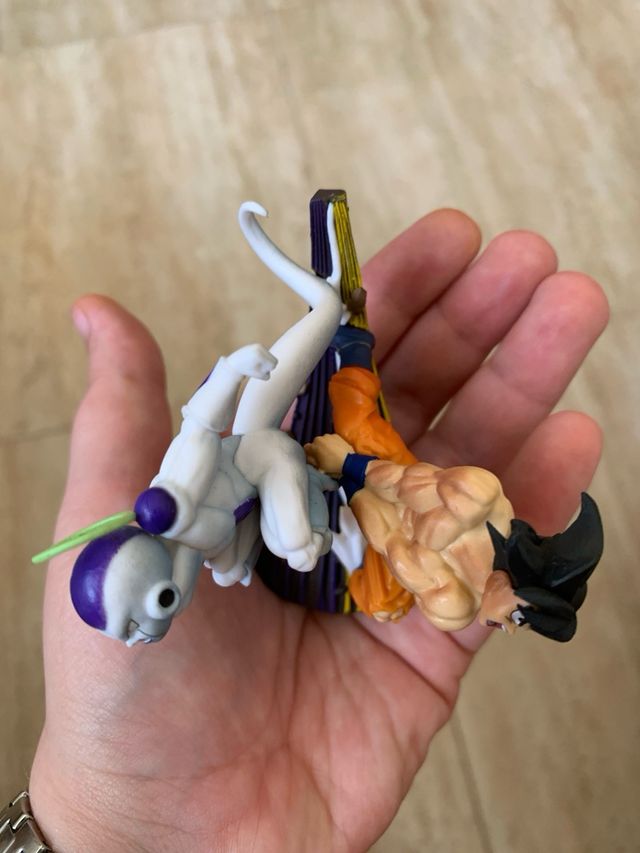 Figura Goku vs. Freezer Megahouse
