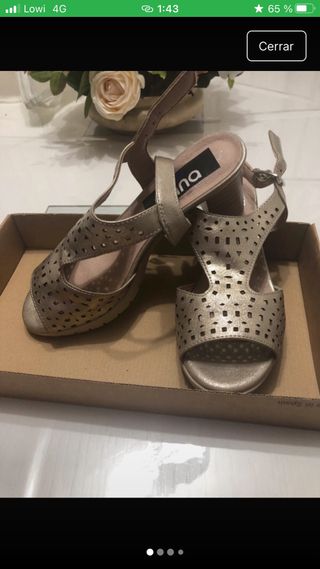 Sandalias doradas mujer