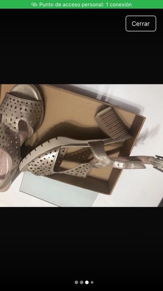 Sandalias doradas mujer