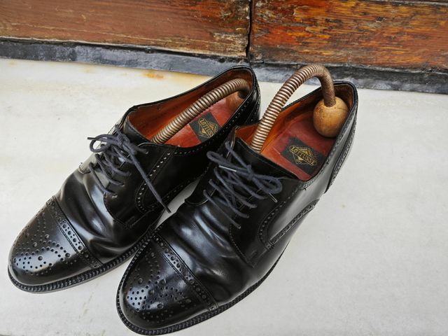 Zapatos Lotusse negros 80's