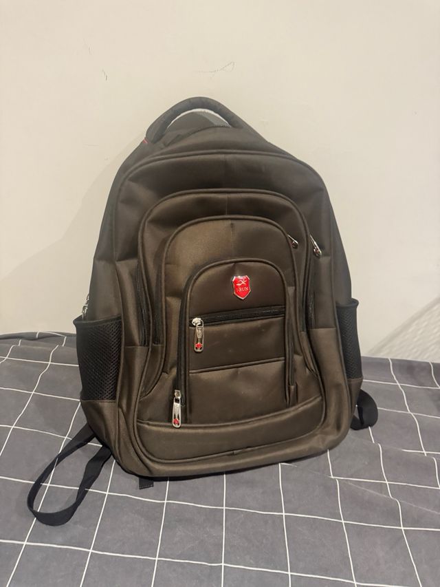 Mochila I RUN negra con USB