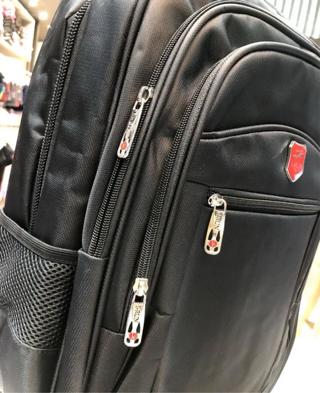 Mochila I RUN negra con USB