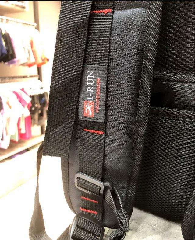 Mochila I RUN negra con USB