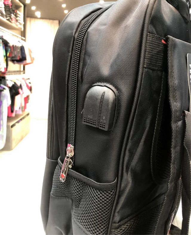 Mochila I RUN negra con USB