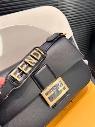Bolso Fendi - Bandolera Negra