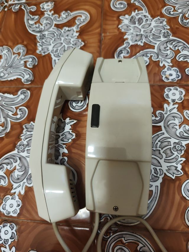 Citofono Faro vintage.
Disponibile più pezzi