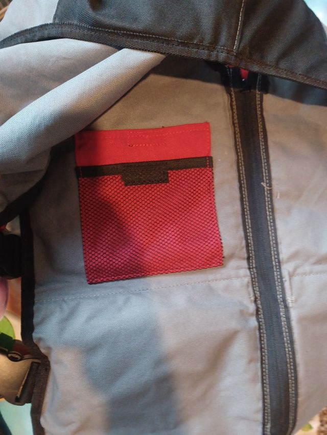 Chaleco Plano - Gris y Rojo