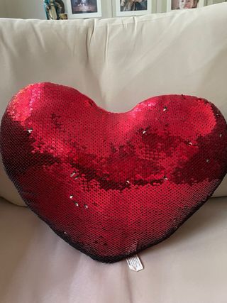 Cuscino a forma di cuore con paillettes reversibil