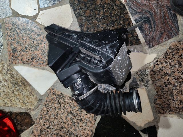 Caja filtro aire Audi A4 Avant 2.0 TFSI