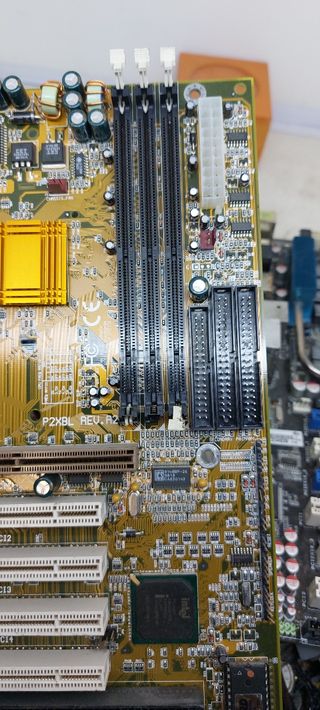 Placa base PC antigua F2XBL REV.A2