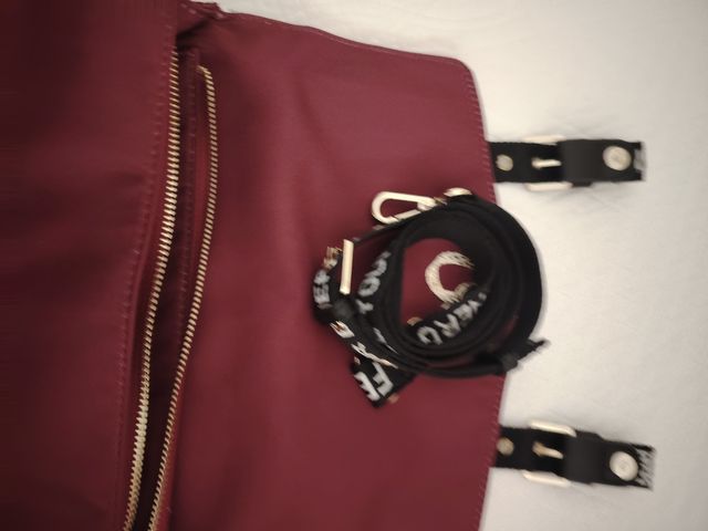 Oferta solo hoy ! Bolso Desigual burdeos