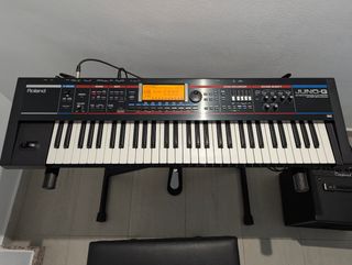 Teclado Roland Juno-G + Amplificador 
