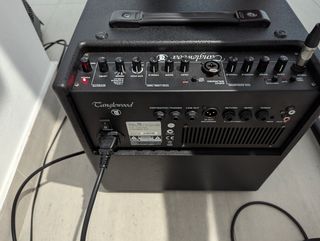 Teclado Roland Juno-G + Amplificador 