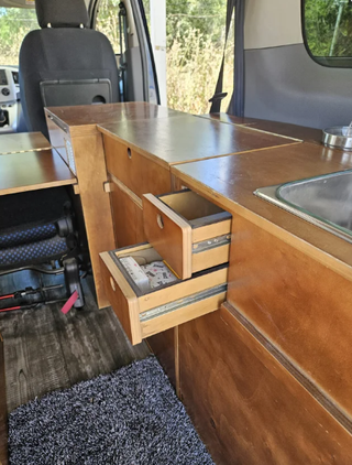 Camper Nissan NV200: Mueble cocina
