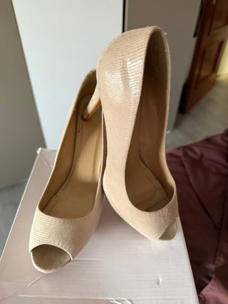Zapatos tacón beige fiesta