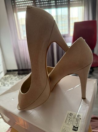 Zapatos tacón beige fiesta