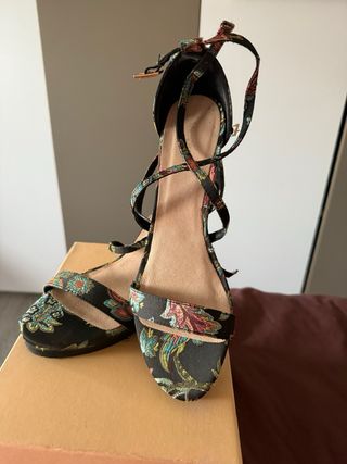 Zapatos tacón beige fiesta