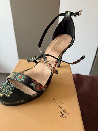 Zapatos tacón beige fiesta