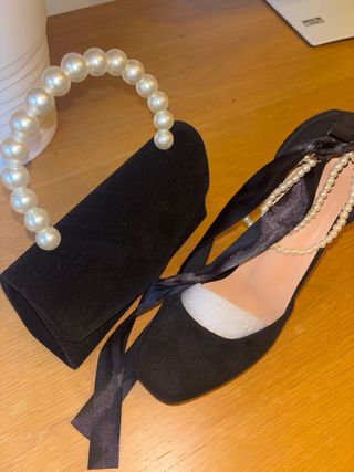 Zapatos y bolso fiesta negros perlitas