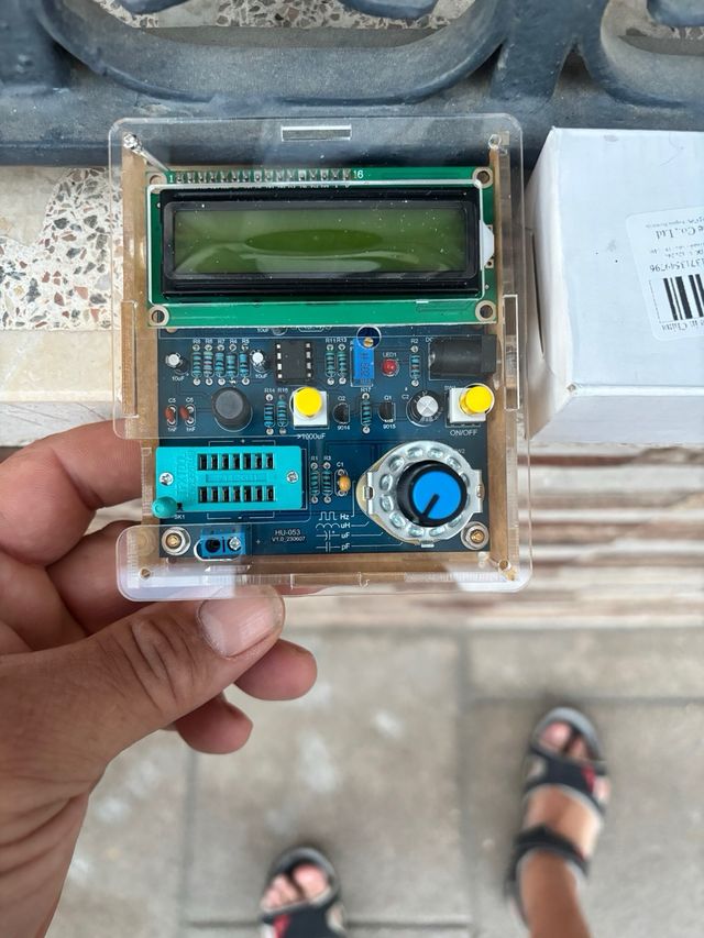 Comprobador de componentes electrónicos