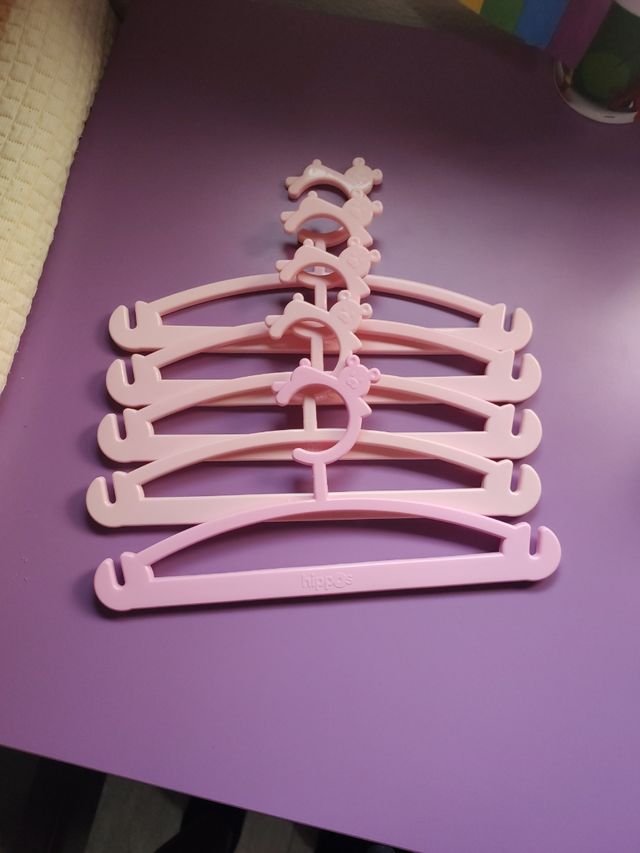 5 Perchas bebé Hipps rosa