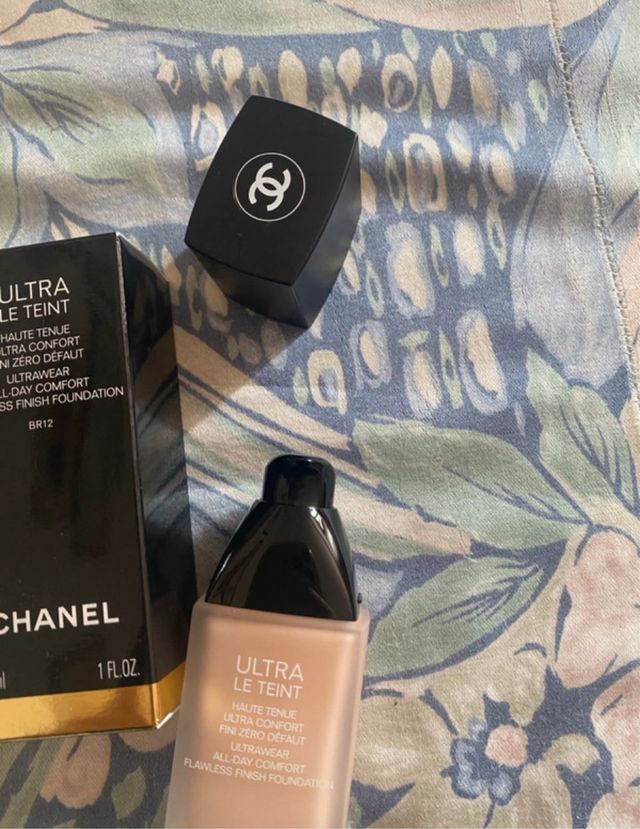 Fondotinta Chanel Ultra Le Teint BR12