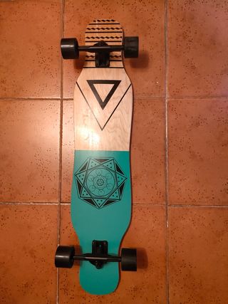 Monopatín skate sin usar