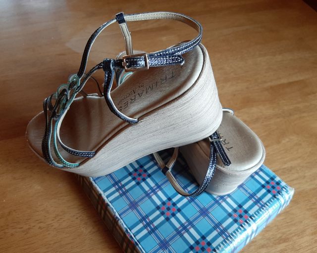 Sandalias Trimares azules y negras